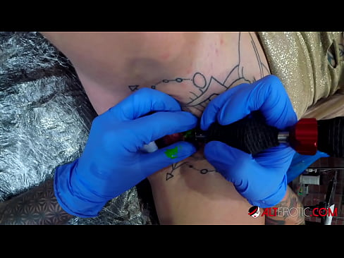 ❤️ Ҳоттии бениҳоят татуировкашуда Sully Savage дар клитори худ татуировка гирифт Суперпорно дар мо tg.tubeporno.xyz ️❤